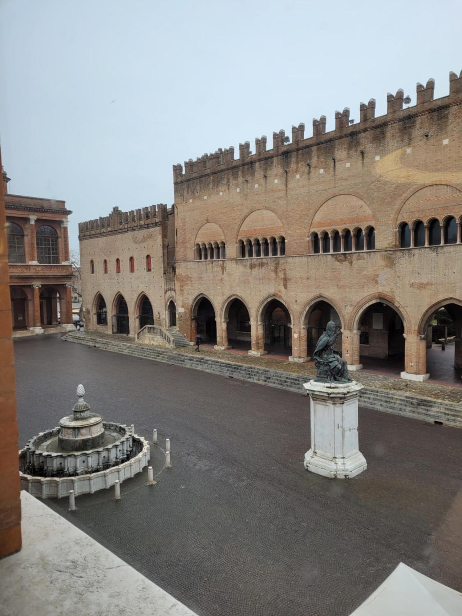 Casa Ronci - Centro Storico - Palacongressi Rimini Buitenkant foto