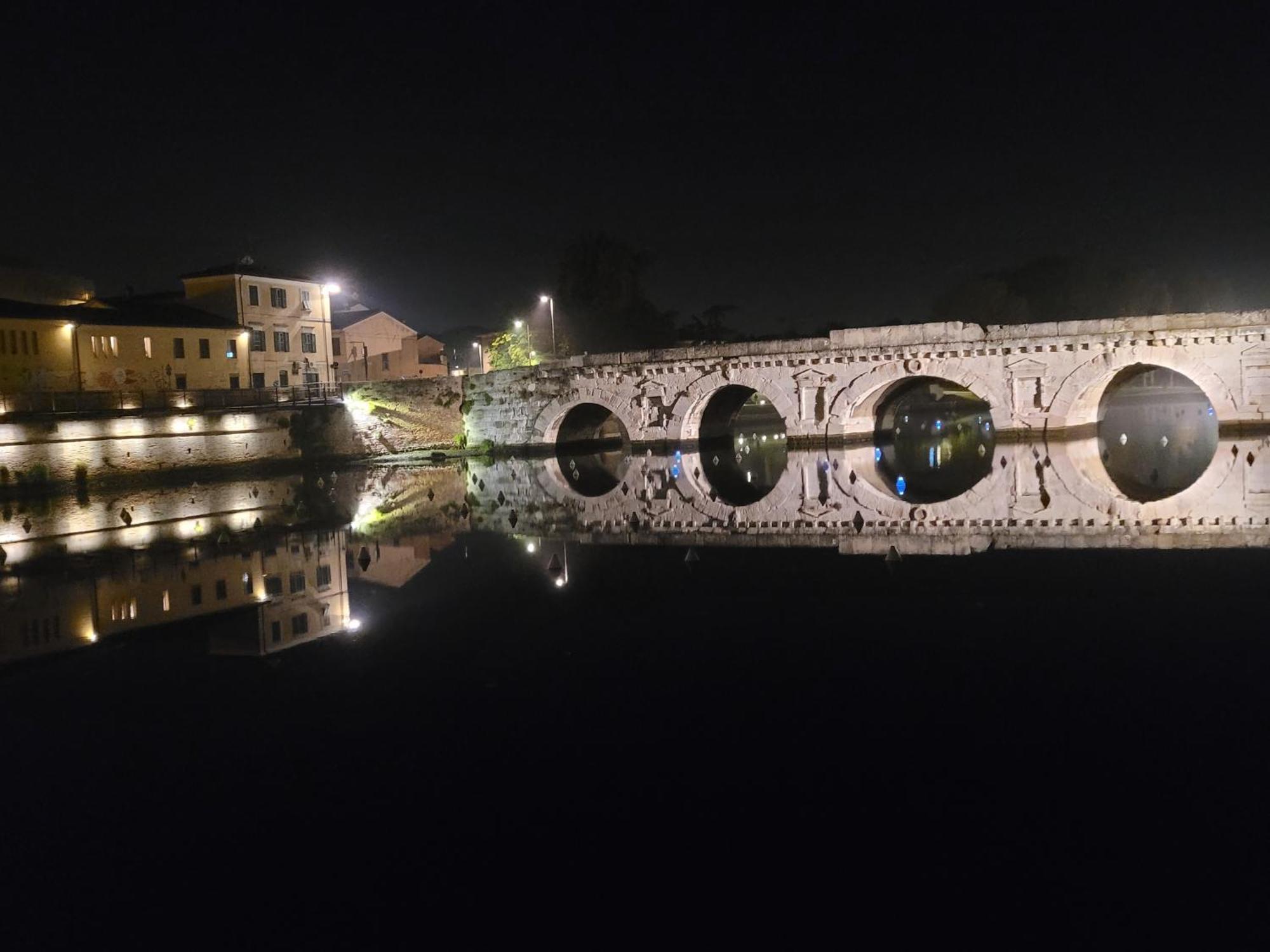 Casa Ronci - Centro Storico - Palacongressi Rimini Buitenkant foto
